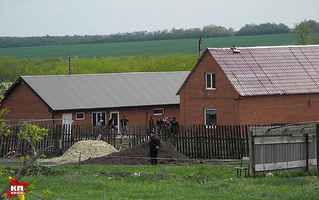 azerbaycanlilar-qost-ailesini-niye-oldurdu
